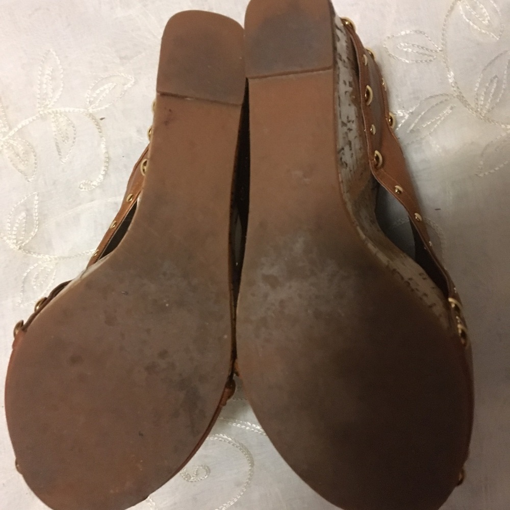 Shoes - Picture 4 of 4